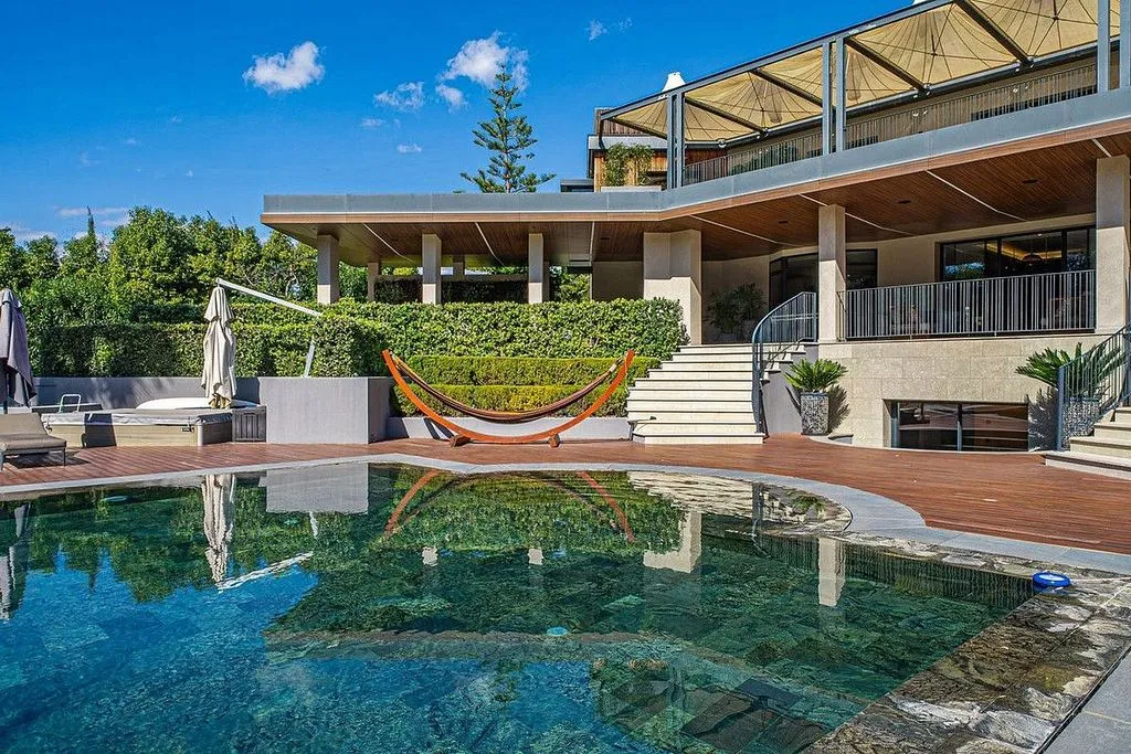 Pool - 10-Bedroom Chalet with Pool in Guadalmina Baja