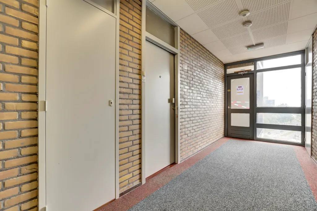 Entrée - Maisonnette with Three Balconies in Alphen aan den Rijn