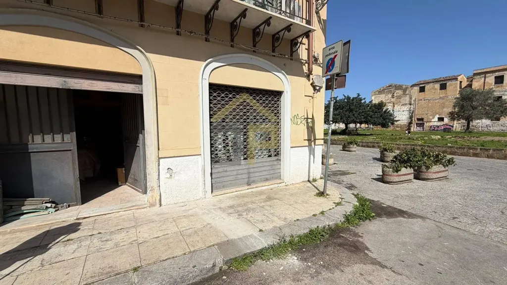 Extérieur - Studio Flat for Renovation in Palermo Centre