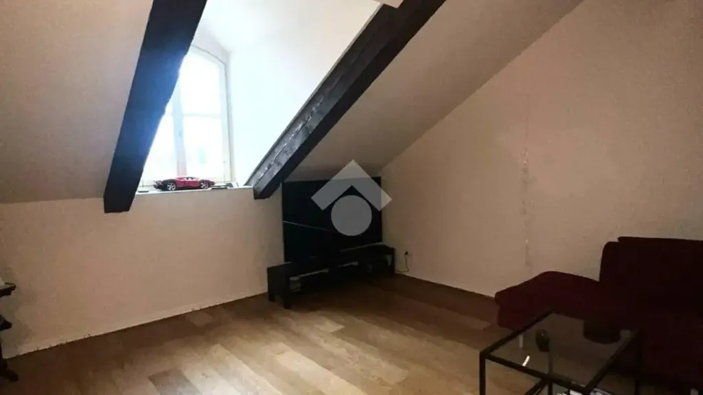 Pièces - Mansarded Apartment in Historic Building, Turin