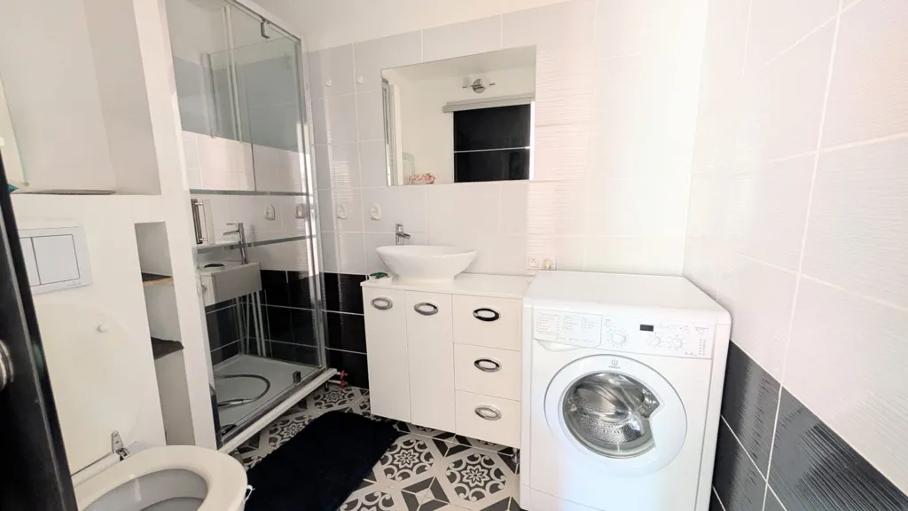 Vannitoad - Studio with Secure Residence in Central Location