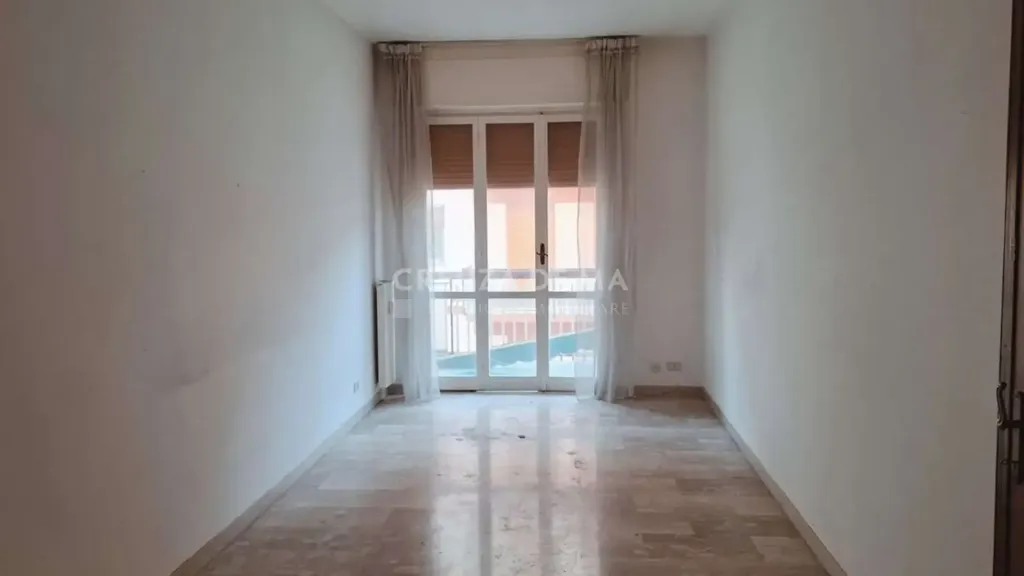 Entrée - Trilocale with Terraced Views in Rapallo