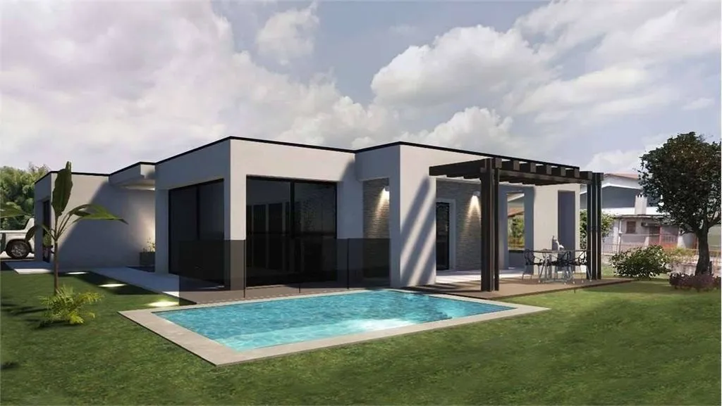 Luxury Villa with Garden in Leinì