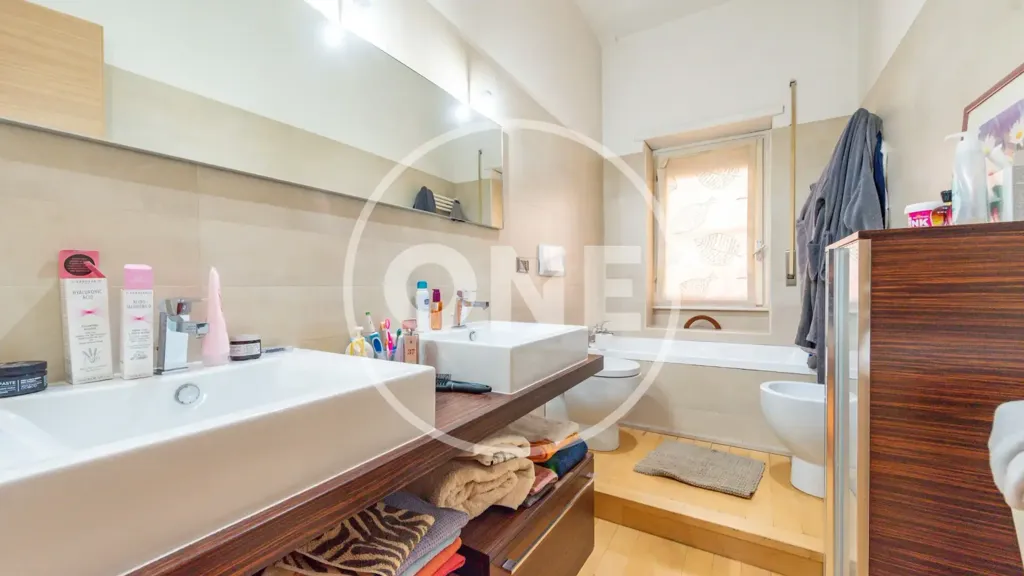 Bathrooms - Ristruttured Apartment with Large Terrace in Rome