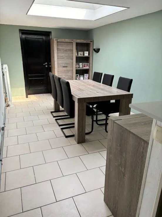 Maison 4 Chambres à Louer près du Centre de Péruwelz