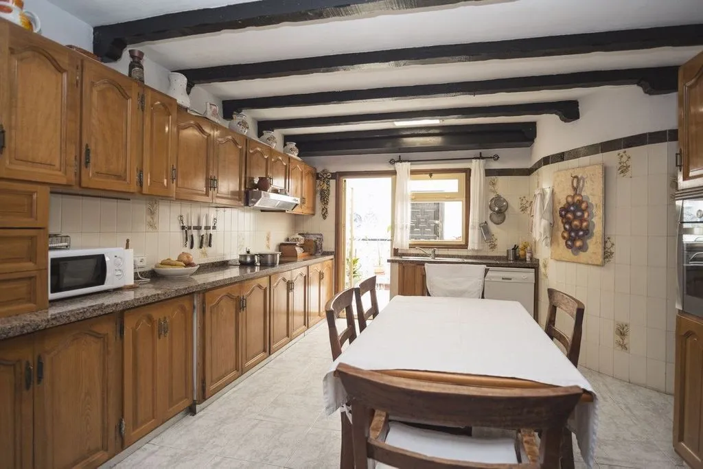 Cuisine - Luxury Villa with Pool in Marbella Centre