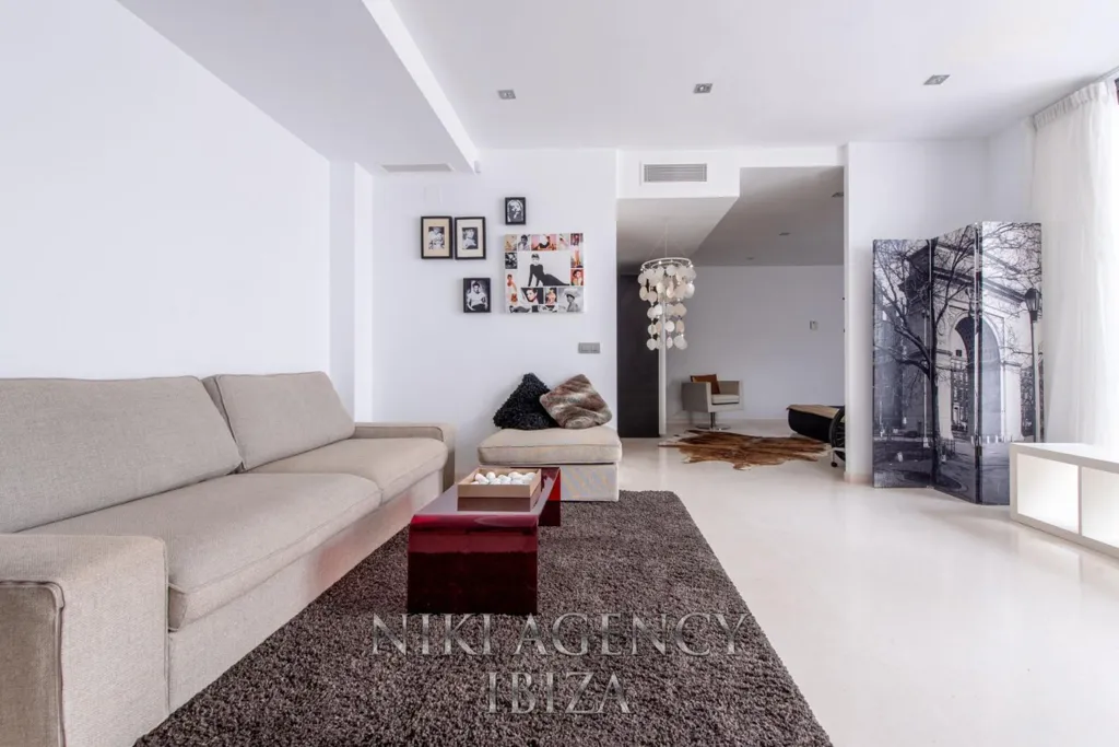 Elutuba - Contemporary Chalet with Private Pool in Cala Vedella