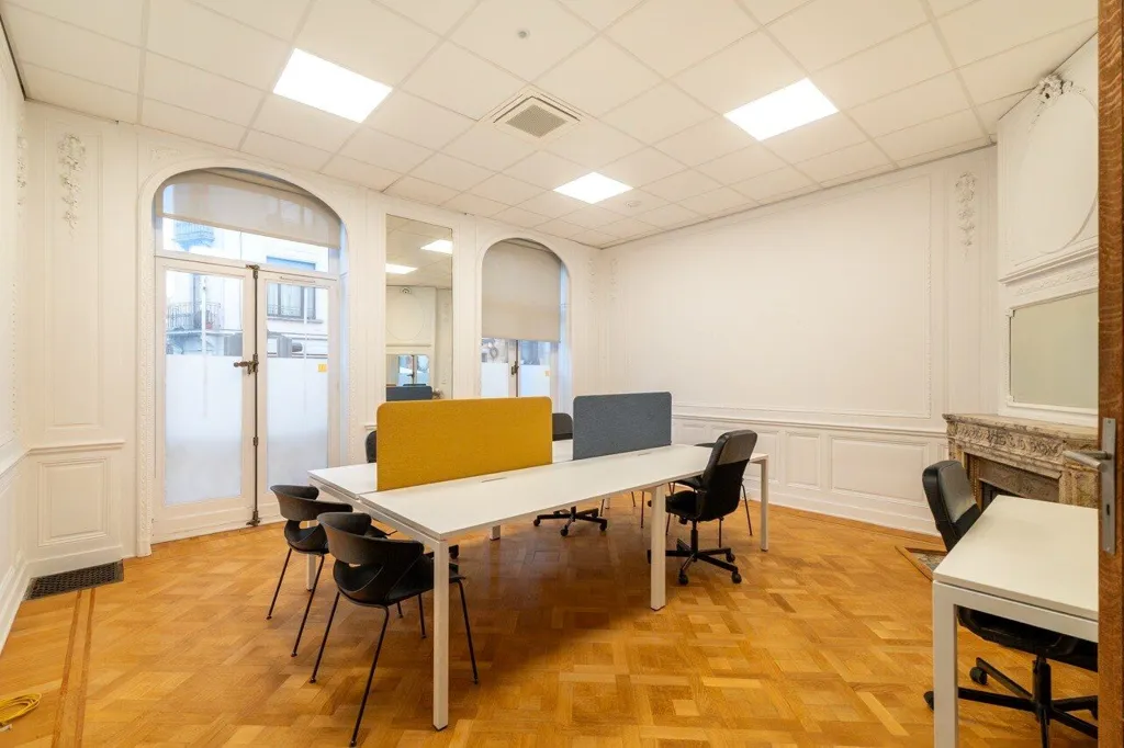 Kabinet - Office Townhouse with Sauna in Central Location