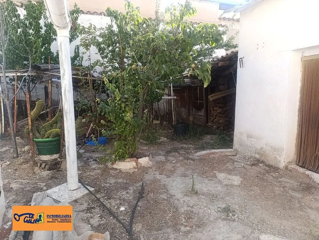 Giardino - Two-Storey House with Terrace in Valdepeñas