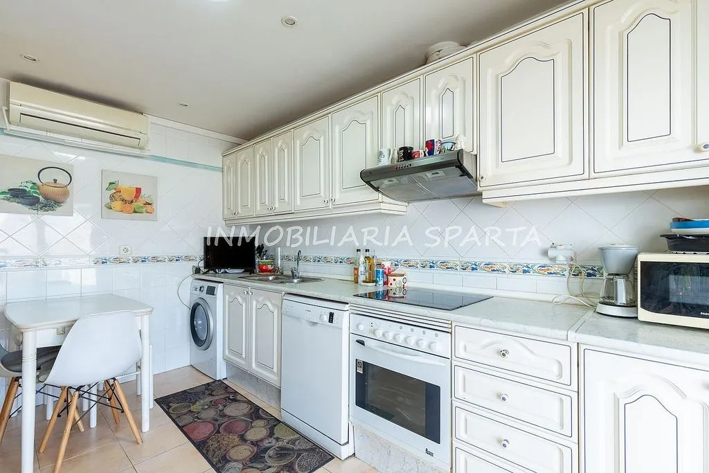 Cuisine - Charming Duplex with Terrace in City Centre