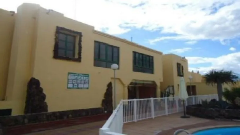 Piscine - Commercial Space with Street Access in Antigua