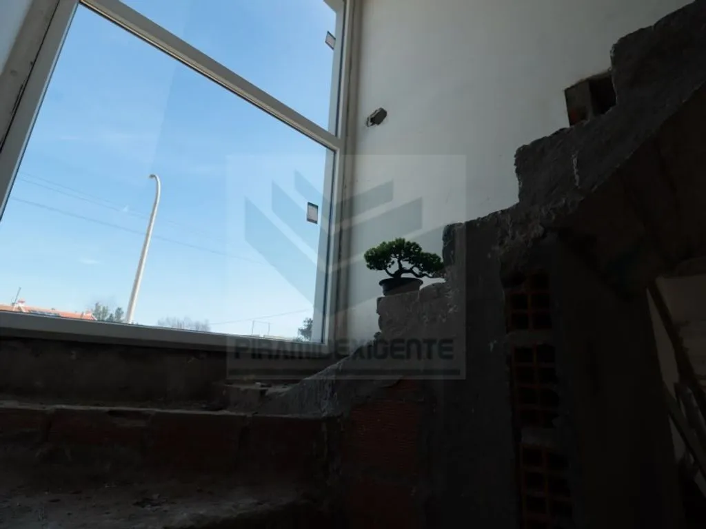 Pièces - Contemporary Duplex with Pool in Azeitão