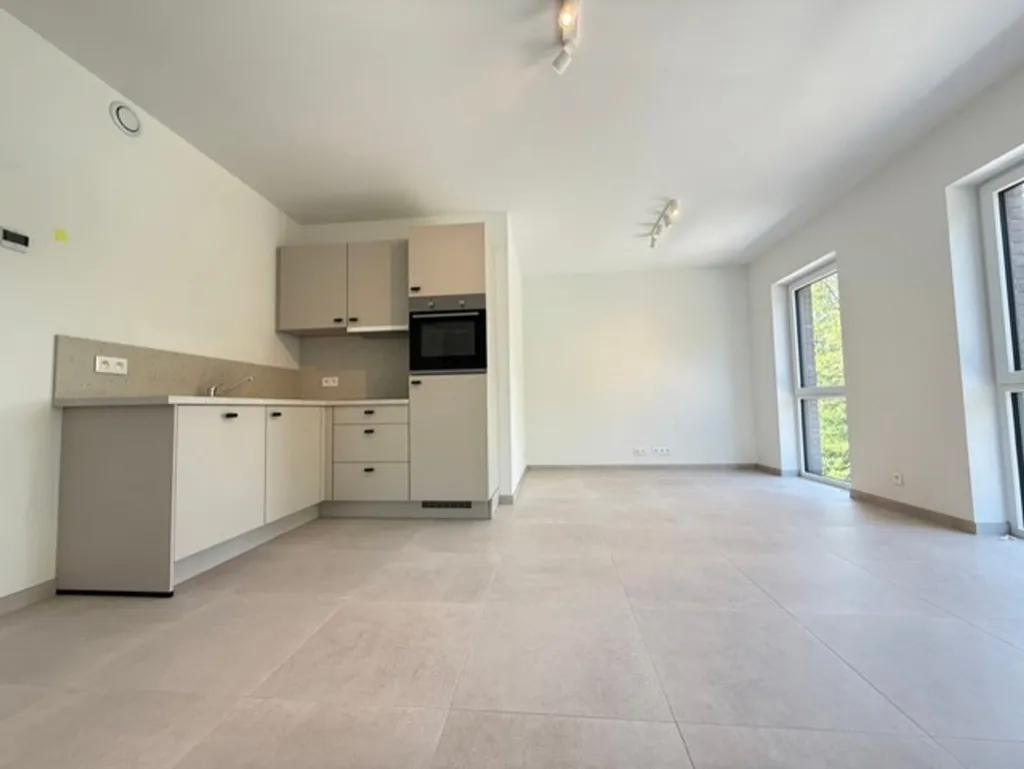 Kitchen - Contemporary 1-Bed Flat with Terrace in Liège