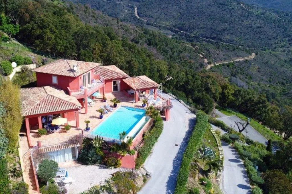 Õhuvaade - Villa with Panoramic Sea View in Sainte-Maxime