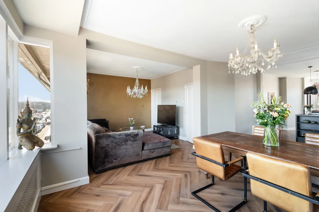 Appartement 6 pièces à Den Haag