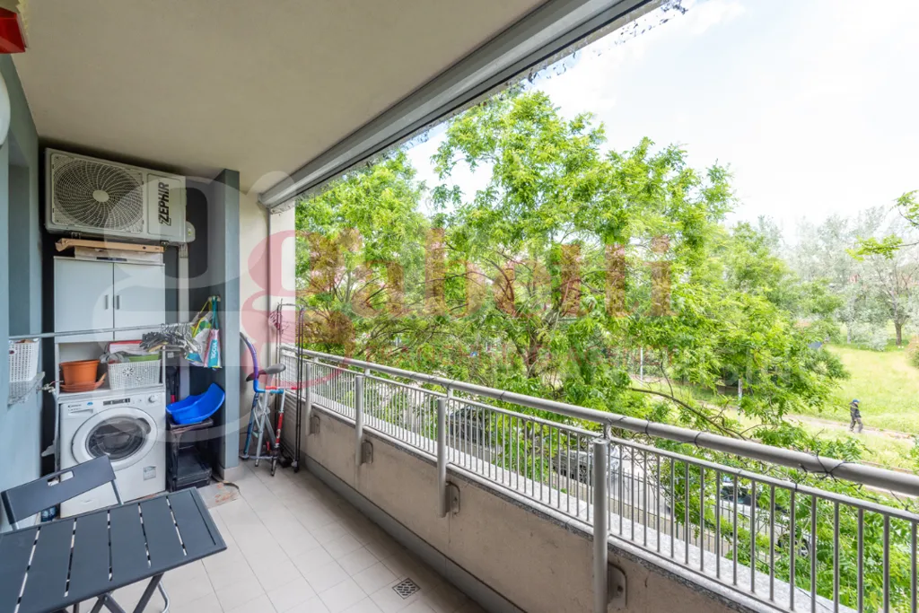 Balcon - Modernised 2-Bedroom Apartment in Milan