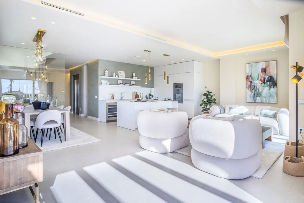 Elutuba - Beachfront Villa with Pool in Estepona