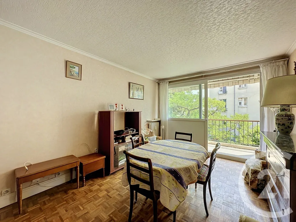 Söögituba - Studio with Balcony in Villejuif Centre