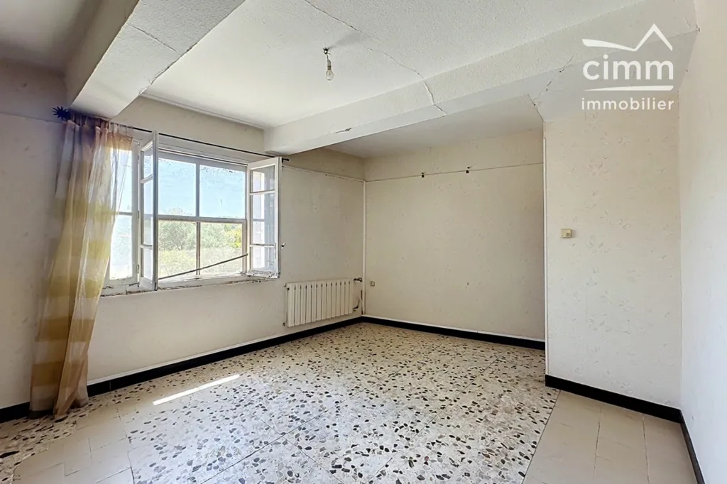 Stanze - Charming Mas with Renovation Potential in Malemort-du-Comtat