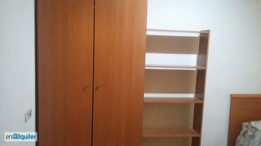 Chambres - Student-Friendly Flat with Balcony in City Centre