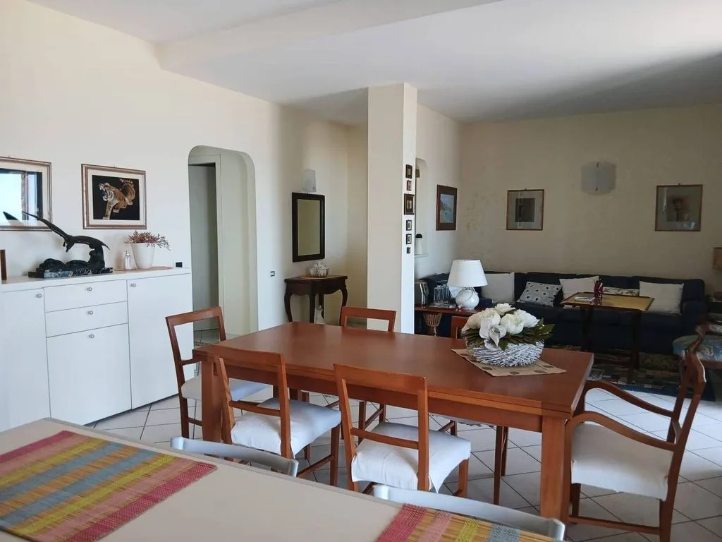 Salle à manger - Luxury Penthouse with Panoramic Views in Civitanova Marche