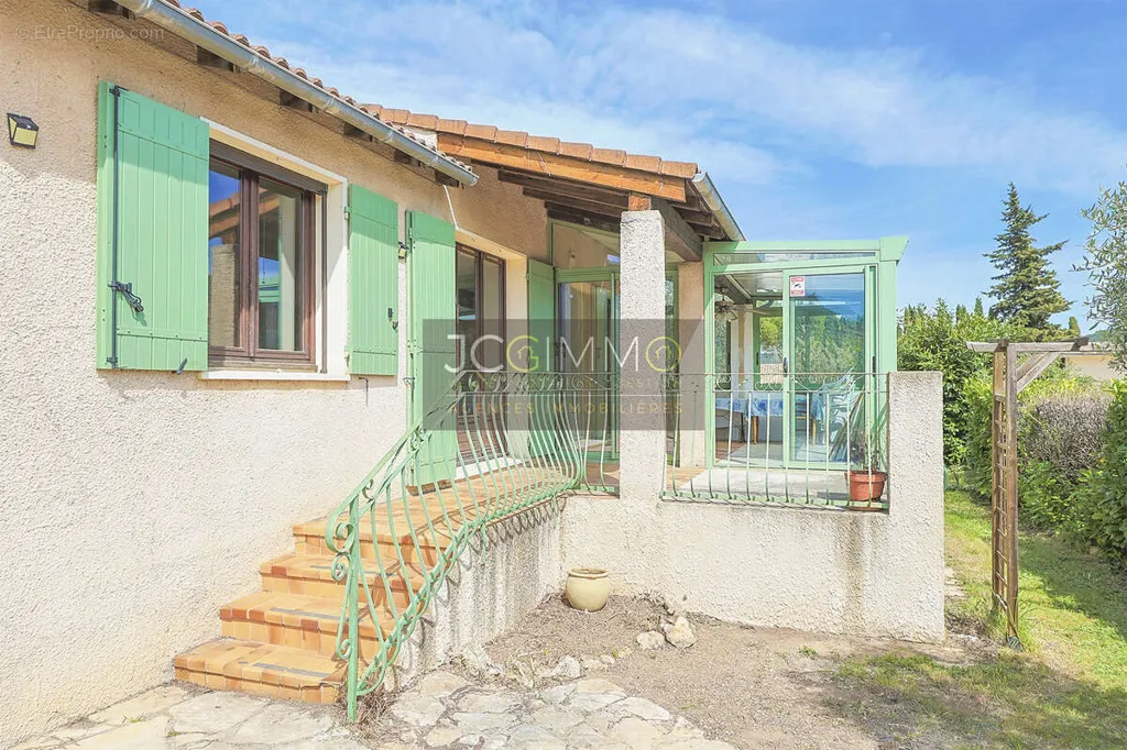 Extérieur - Villa T3 avec Jardin et Garage à Cabasse