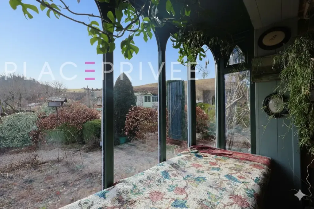 Terrass - Luxury Cottage with Sculpted Garden in Berchigranges