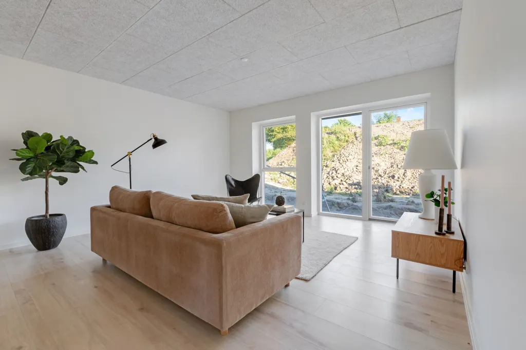 Elutuba - Modern Bungalow with Balcony in Slangerup