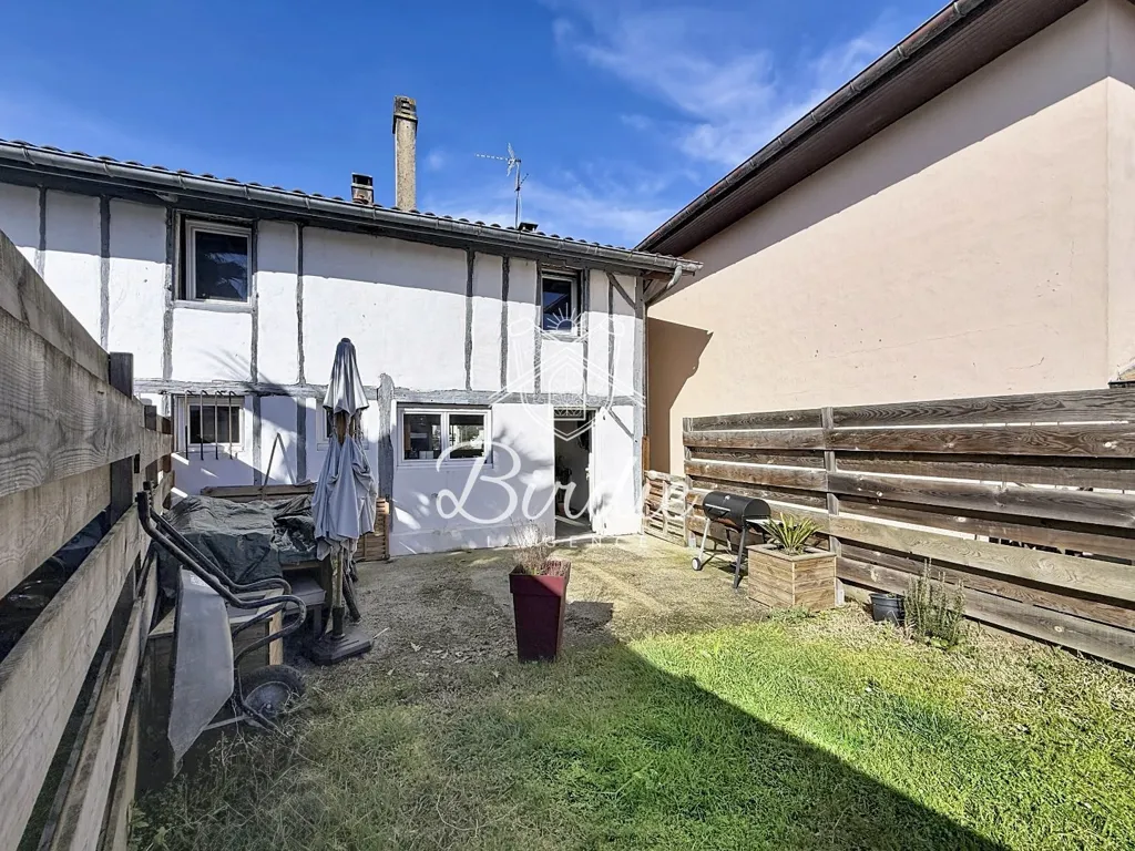 Jardin - Appartement Duplex avec Jardin au Centre de Tosse