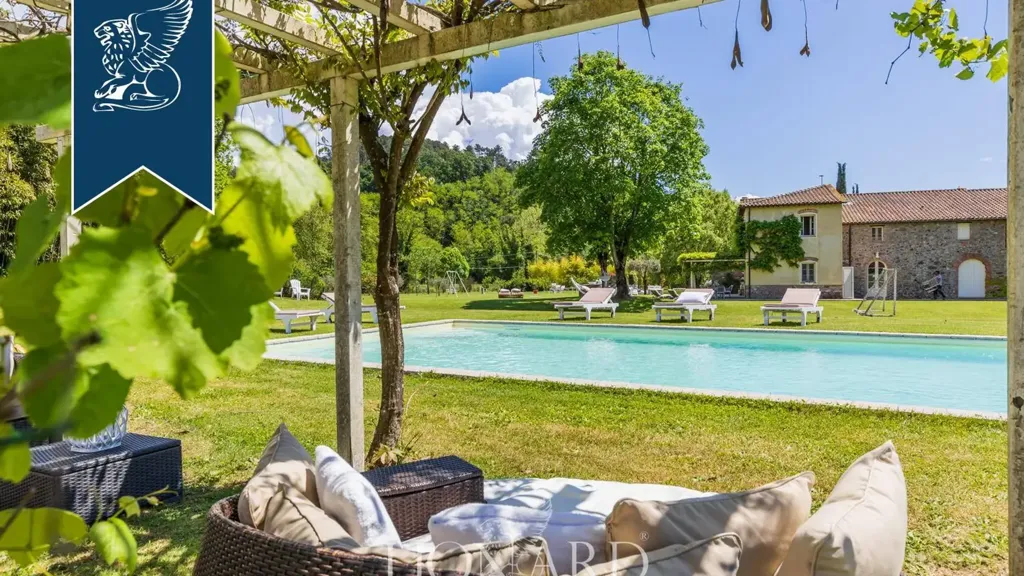 Piscine - Luxury Villa with Pool near Lucca
