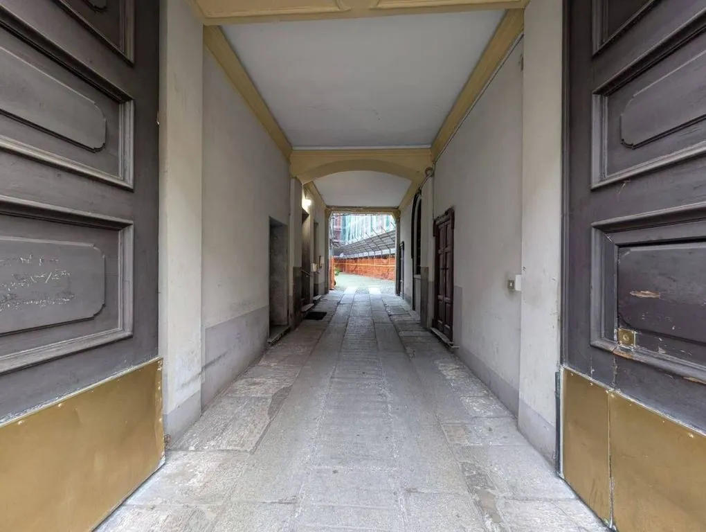 hallway_entrance