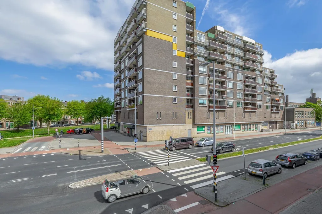 Välivaade - 3-Bedroom Gallery Flat with Balcony in Rotterdam South