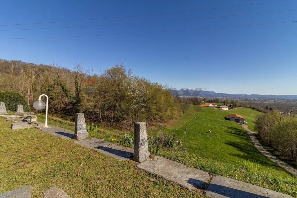 Giardino - Villa indipendente con parco privato a Magnano