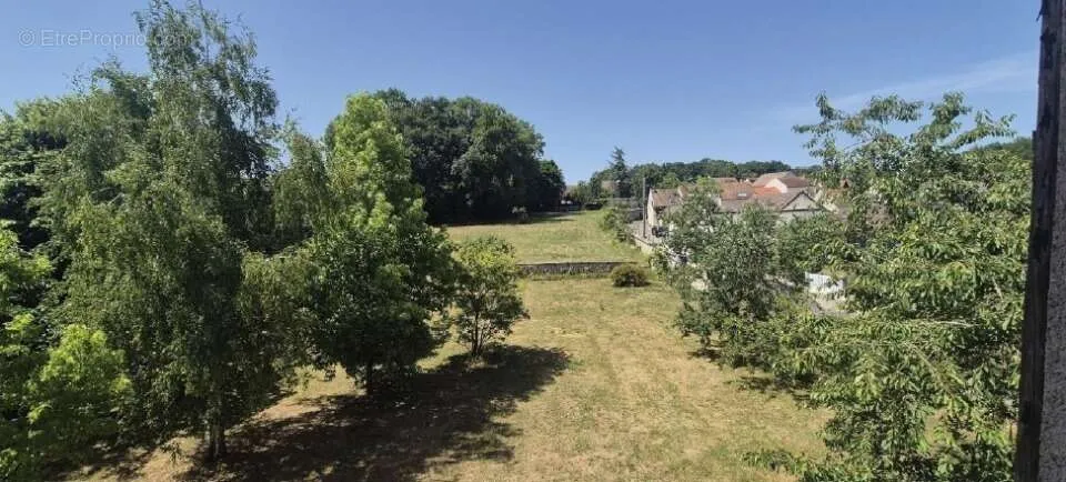Giardino - Buildable Plot with Garden in Écharcon
