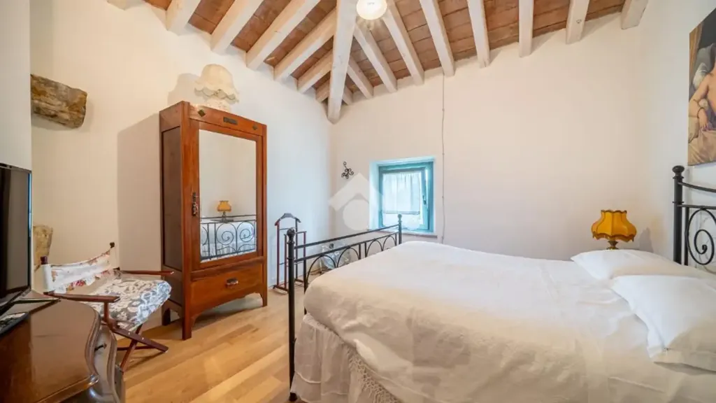 Chambres - Restored Rustico with Garden in Serramazzoni