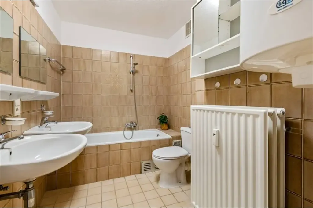 Vannitoad - 3-Bed Apartment with Terrace in Turnhout