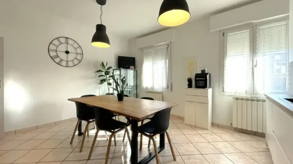 Salle à manger - Rear-Facing Apartment with Balcony in Carpi