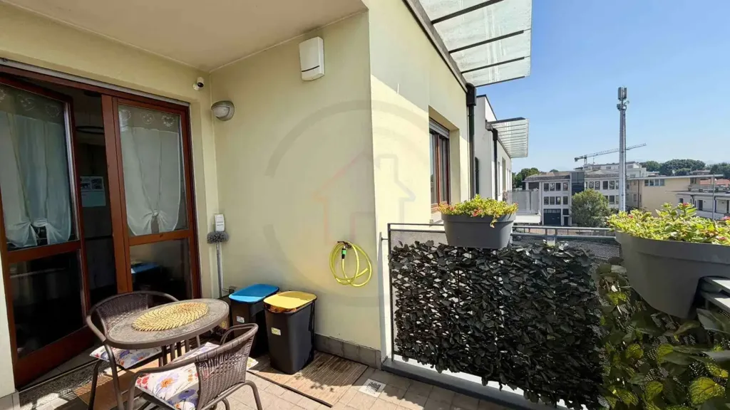 Rõdu - Luxury Triplex with Terraces in Mariano Comense