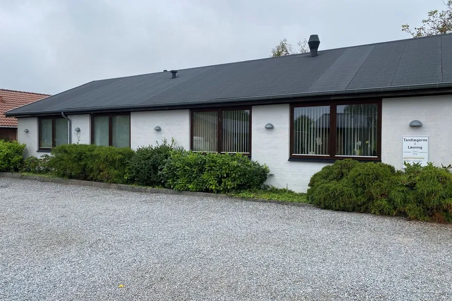 Extérieur - Business Property with Town Centre Proximity in Løsning