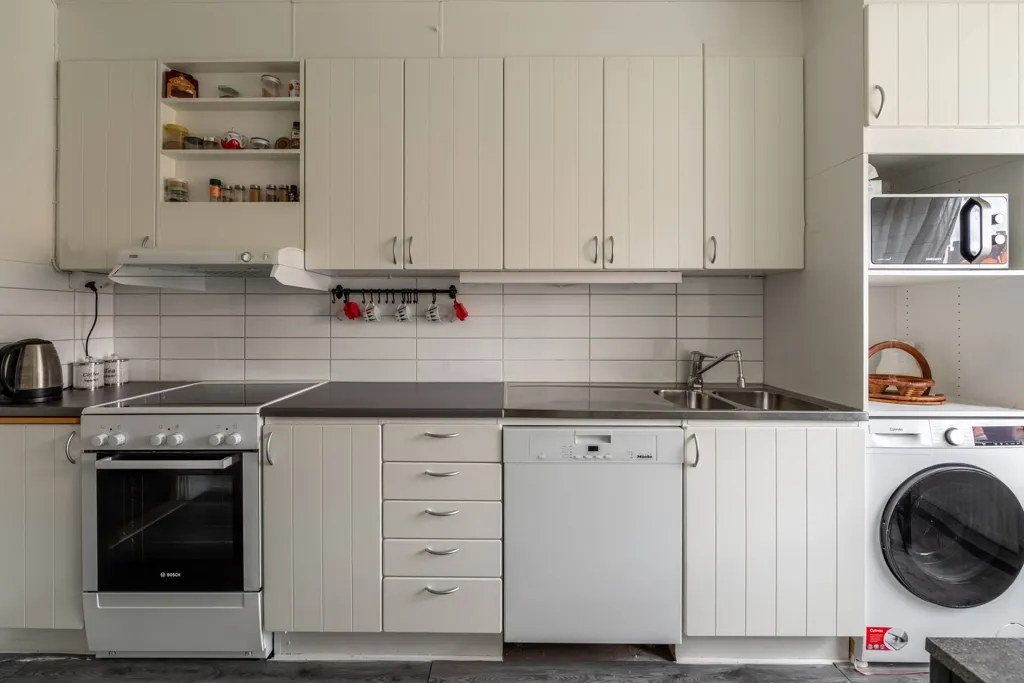 Cuisine - Spacious 2-Bedroom Apartment with Lift in Borås