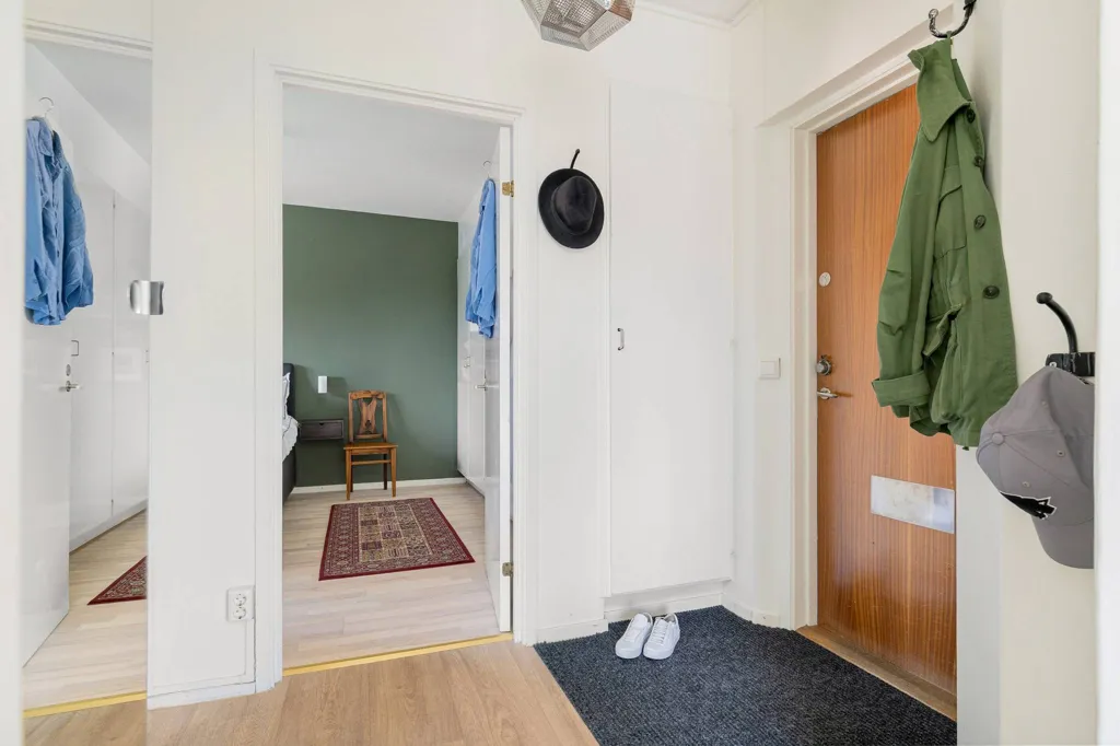 Esik - Modern Two-Bedroom Flat with Balcony in Stockholm