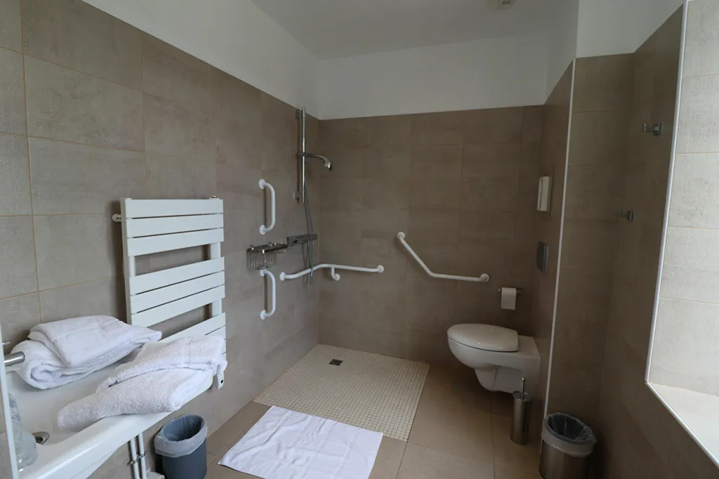 Vannitoad - Rustic Stone House with Spa in Madranges