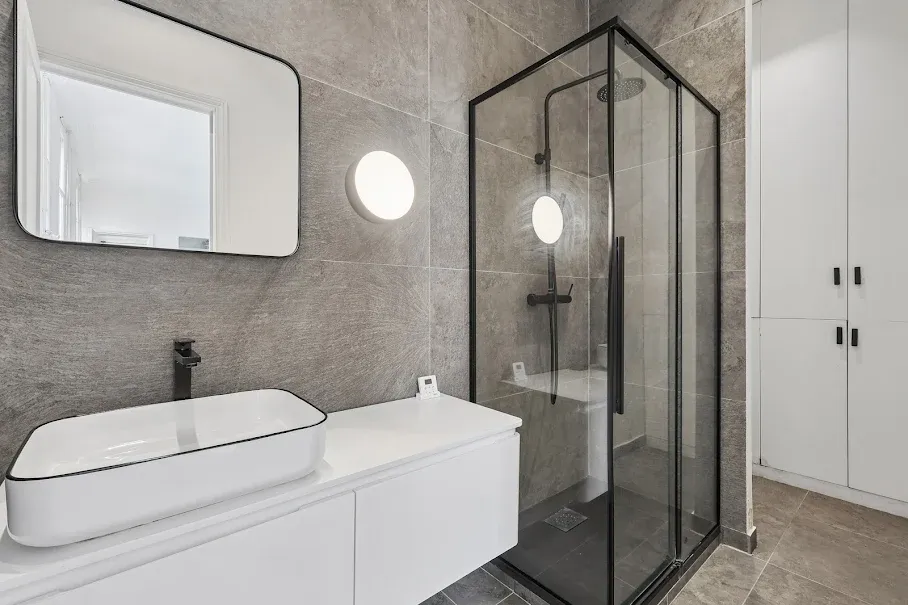 Salles de bain - Appartement Meublé avec Vue Dégagée à Paris 6ème