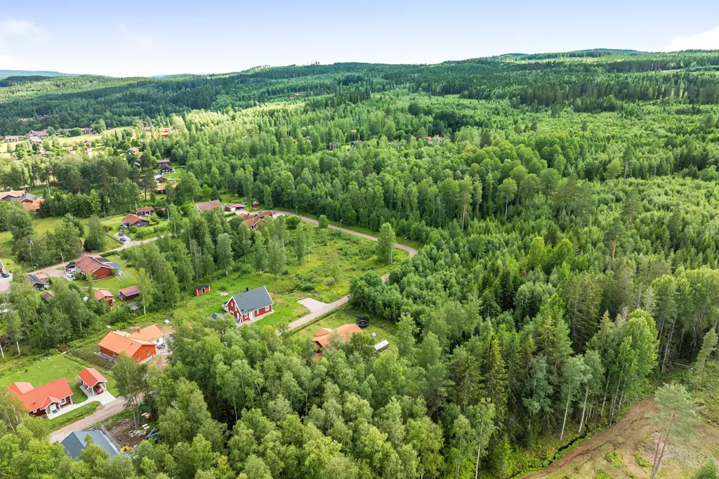 Aerial - Freehold Plot with Natural Setting in Västanvik