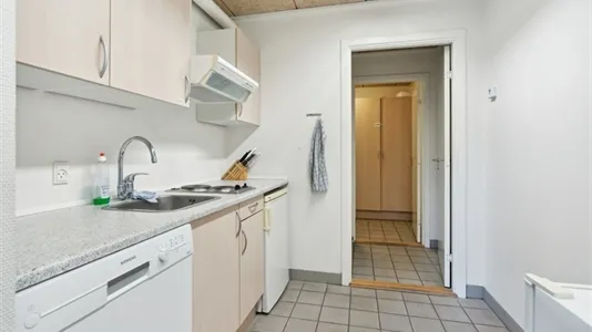 Cucina - Office Space with Good Natural Light in Odense SØ