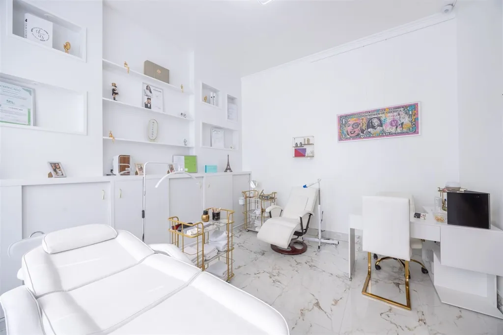Bagni - Renovated Duplex/Triplex in Huy