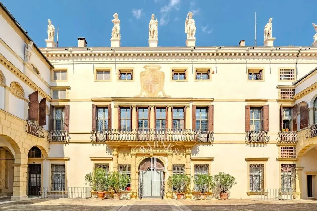 Jardin - Historic Villa with Courtyard in Padua