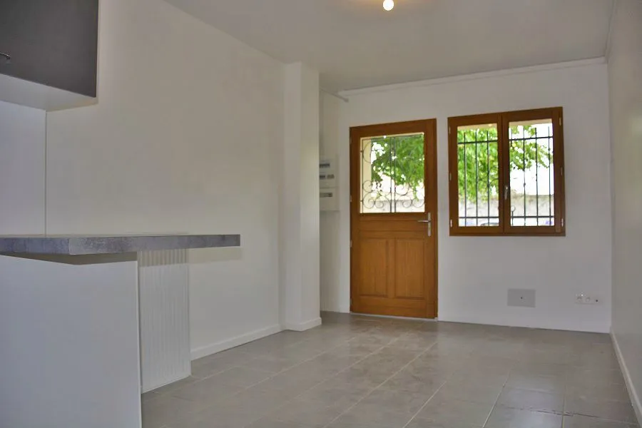 Pièces - Appartement 2 Pièces avec Parking à Épône