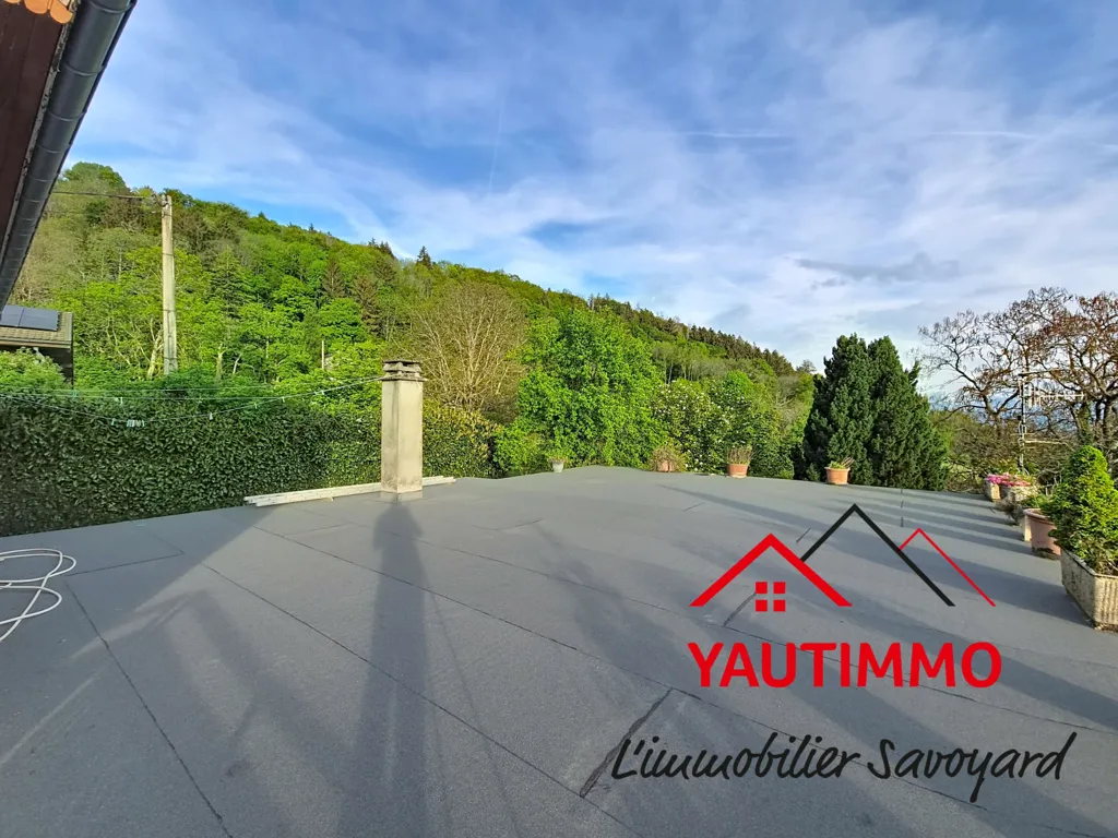 Terrass - Rare Property with Panoramic View in Lucinges