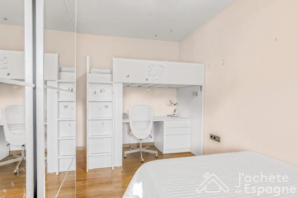 Magamistoad - Apartment with East-Facing Terraces in Gavà